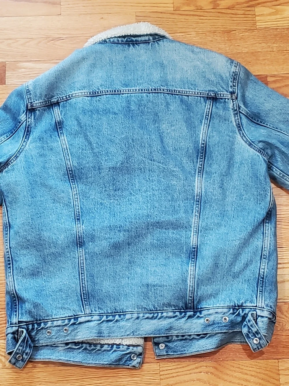 Levi's Blue Denim Jacket with Cream Sherpa Lining - Picture 7 of 8